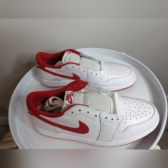 Nike Jordan 1 Retro Low Oh Men's size 10 in Red and White - Picture 8 of 11